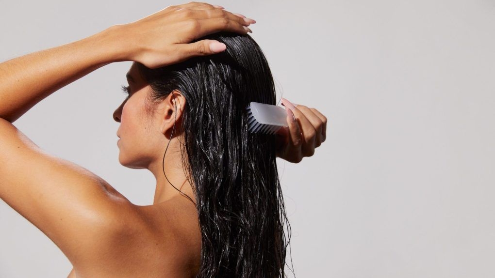 Acido Ialuronico per capelli: benefici e prodotti consigliati