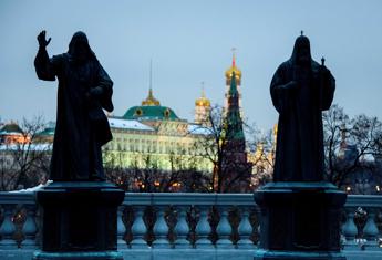 Ucraina, Mosca su telefonata Xi-Zelensky: “Bene tutto ciò che può avvicinare la pace”