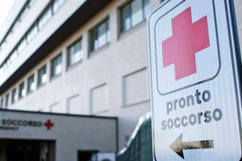 Bergamo, esalazioni tossiche in un liceo: 21 ricoverati