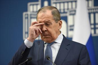 Ucraina-Russia, Lavrov: “Guerra con Occidente quasi reale”