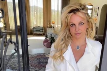 “Britney Spears pericolo per sé e per gli altri”, l’allarme sui media Usa