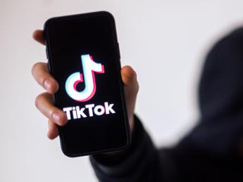 Ue vieta TikTok, Commissione chiede a dipendenti di disinstallare app