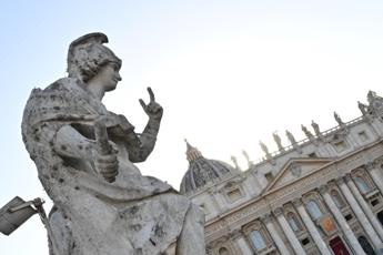 Vaticano, verso lo stop a casa gratis per cardinali e dirigenti