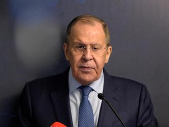 Ucraina, Lavrov: “Occidente vuole distruggere Russia come Hitler e Napoleone”