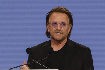 Bono Vox a Napoli, la battuta sulla Juve e la bufera social