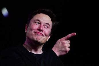 Elon Musk ha comprato Twitter? Merito della mamma