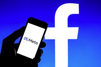 Facebook e Instagram, la spunta blu su Meta diventa a pagamento