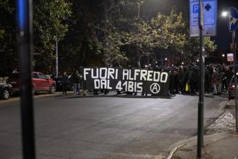 Anarchici, medico Cospito: “Muscoli ipotonici e ipotrofici, è sull’orlo del precipizio”