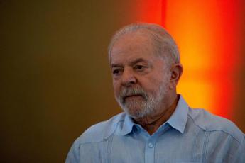 Brasile, Lula destituisce il comandante dell’esercito