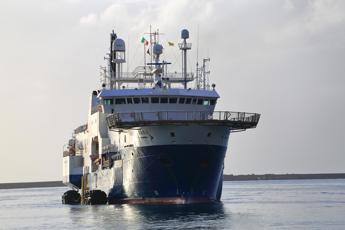 Migranti, Geo Barents arrivata a Napoli: a bordo in 75