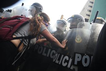 Proteste Perù, turisti Machu Picchu trasferiti a Cusco