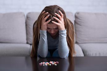 Psicofarmaci senza prescrizione per 10% adolescenti nel 2022