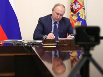 Russia, l’ex speechwriter di Putin: “Possibile golpe nei prossimi mesi”