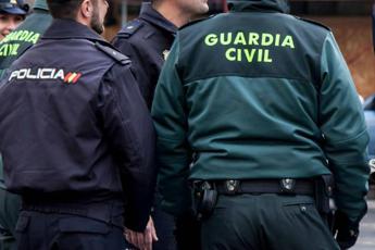 Spagna, attacco a colpi di katana in chiesa: un morto e 4 feriti