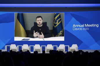 Ucraina, Zelensky: “Non abbiamo iniziato la guerra, ma la finiremo”