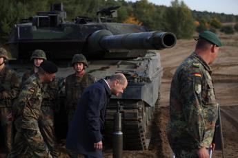 Ucraina, sì della Germania a Leopard dalla Polonia. Dal Marocco 20 carri armati