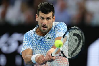 Australian Open, Djokovic ha vinto con uno strappo di 3 cm a tendine ginocchio