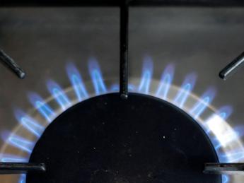 Gas, prezzo sotto 48 euro: ultime news su consumi e bollette