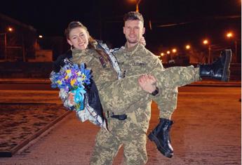 Giulia Schiff si sposa in Ucraina, nuova vita per la foreign fighter italiana