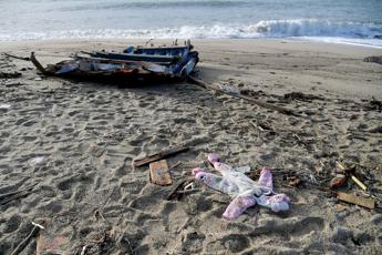 Naufragio migranti Crotone, le testimonianze nei verbali dei superstiti