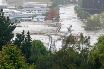 Nuova Zelanda, almeno 4 morti e 1400 dispersi per il ciclone Gabrielle