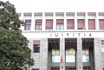 Pisa, ordigno inesploso a un ingresso del tribunale