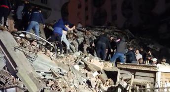 Terremoto Turchia oggi, oltre 110 i morti
