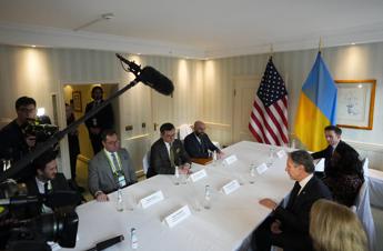 Ucraina, G7: “Sanzioni a Paesi che forniscono sostegno materiale a Russia per guerra”