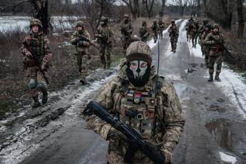 Ucraina-Russia, Zelensky: “Per noi la situazione sul campo si complica”