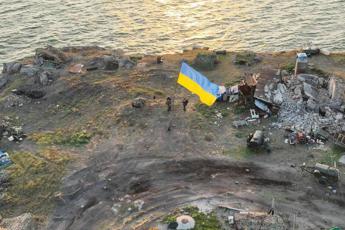 Ucraina, Russia bombarda Isola dei Serpenti