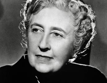 Agatha Christie, via dai gialli “insulti o riferimenti etnici”