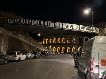 Concutelli, striscione a Roma a ‘firma’ gruppo ultras giallorosso