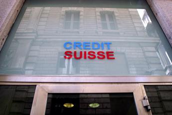 Credit Suisse, Ubs studia dossier per acquisizione