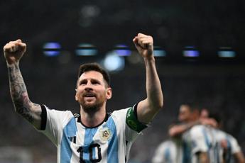 Messi e lo smartphone d’oro a compagni Argentina per Mondiali 2022