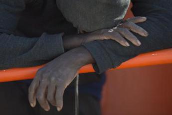 Migranti, Alarm Phone: “Nessuna notizia di 76 persone su due barche”