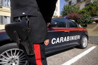 Napoli, bimbo ringrazia carabiniere: “Hai arrestato papà, bravo”
