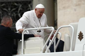Papa ricoverato, in dubbio partecipazione a celebrazioni pasquali