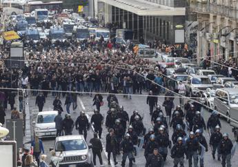 Scontri Napoli, Piantedosi: “Frange tifosi sempre più violente preoccupano”