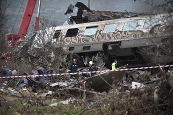 Scontro treni Grecia, 43 morti: proteste ad Atene, Salonicco e Larissa