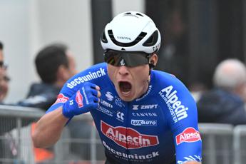 Tirreno-Adriatico 2023, Philipsen vince terza tappa