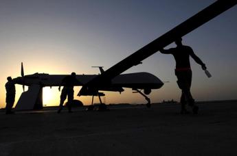 Ucraina, tensione sul mar Nero: scontro tra jet Russia e drone Usa