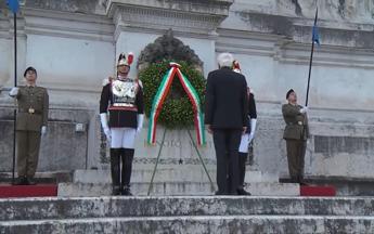 25 aprile, Mattarella rende omaggio all’Altare della Patria