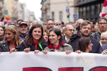 25 aprile, corteo a Milano. Anpi: “Siamo in 80mila”