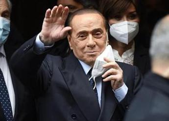 Berlusconi migliora, consulto con medici e figli su rientro ad Arcore