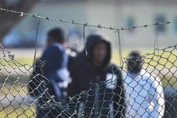 Migranti, Cucchi-Magi: “Cpr gabbie senza diritti, vanno chiusi”