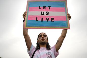 Usa, in Florida stretta anti-transgender: a scuola vietato scegliere pronome diverso dal sesso
