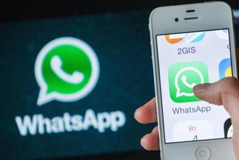 WhatsApp, presto le chat da sbloccare con l’impronta: come funzioneranno