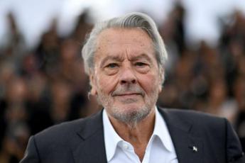 Alain Delon, tribunale nomina gestore per il suo patrimonio