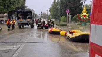 Alluvione Emilia, nove morti e oltre 10mila sfollati. Ordine di evacuazione nel Ravennate