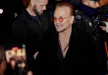 Bono Vox a Napoli, compleanno al ristorante: “Sono allergico alla Juve”